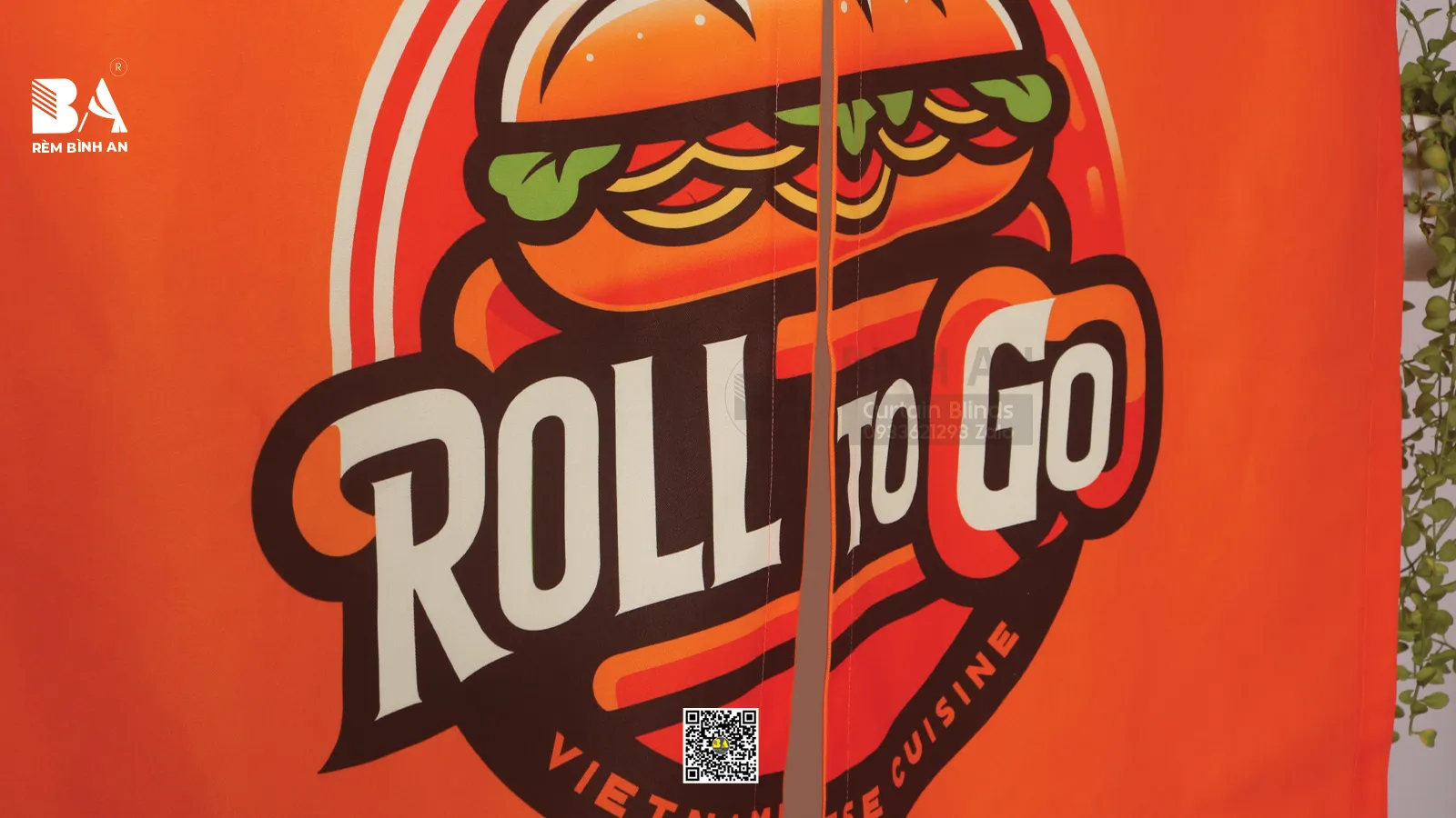 Rèm Noren In Logo Bánh Mì Roll To Go