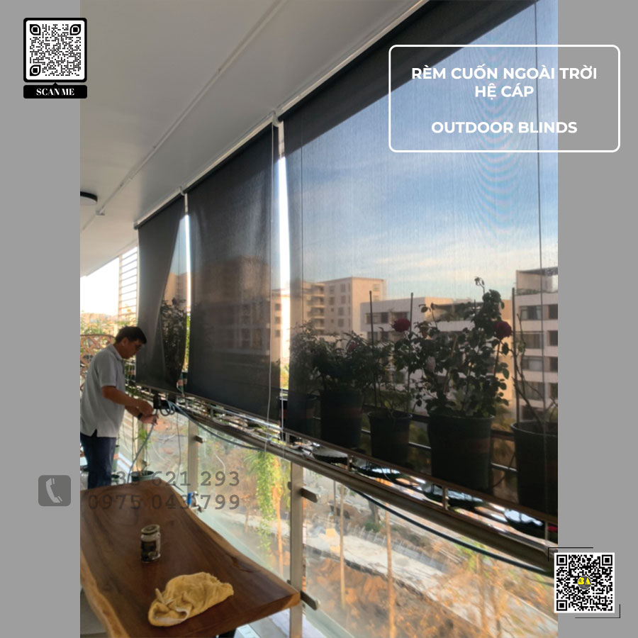 Biến Ban Công Căn Hộ Thành Khu Vườn Trên Cao với Rèm Cuốn Ngoài Trời