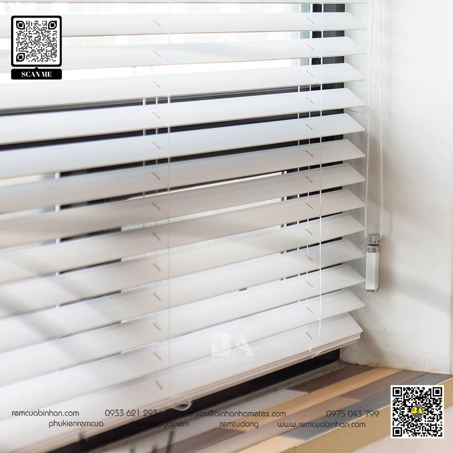 Chọn rèm sáo gỗ cho phòng khách nhỏ: Những lưu ý quan trọng