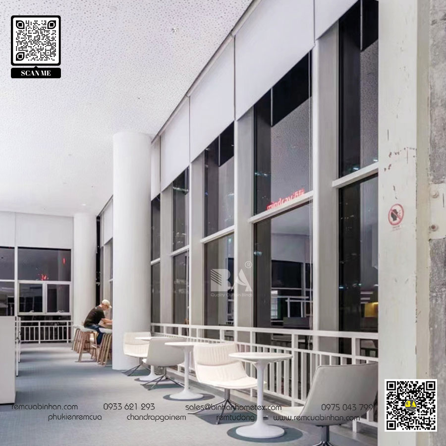 Lợi ích của rèm cuốn trong trang trí và bảo vệ trường học