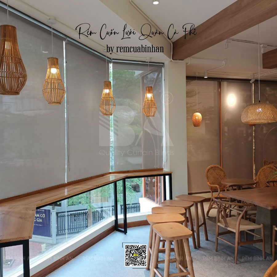 Rèm Cuốn Lưới Chống Nắng Cho Quán Cà Phê ALOHA