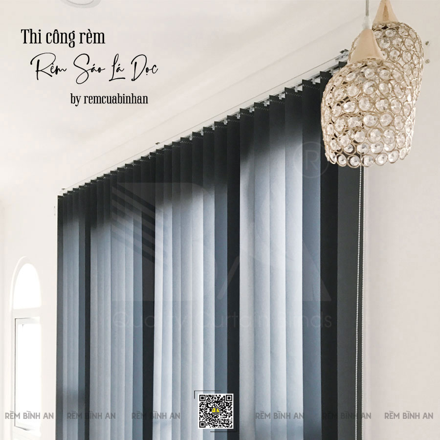 Rèm Sáo Lá Dọc Màu Đen - Vẻ Đẹp Hiện Đại Cho Nhà Ở Quận 7