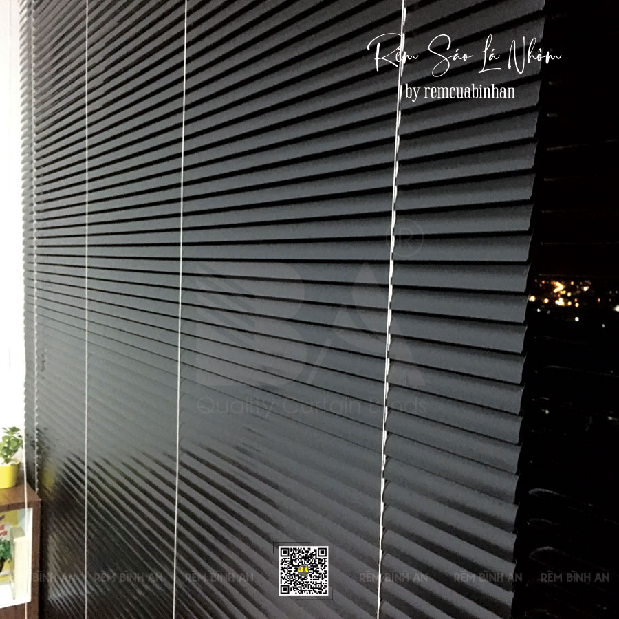 Rèm Sáo Lá Nhôm Màu Đen Cá Tính Cho Căn Hộ Tại Phú Mỹ Hưng, Quận 7